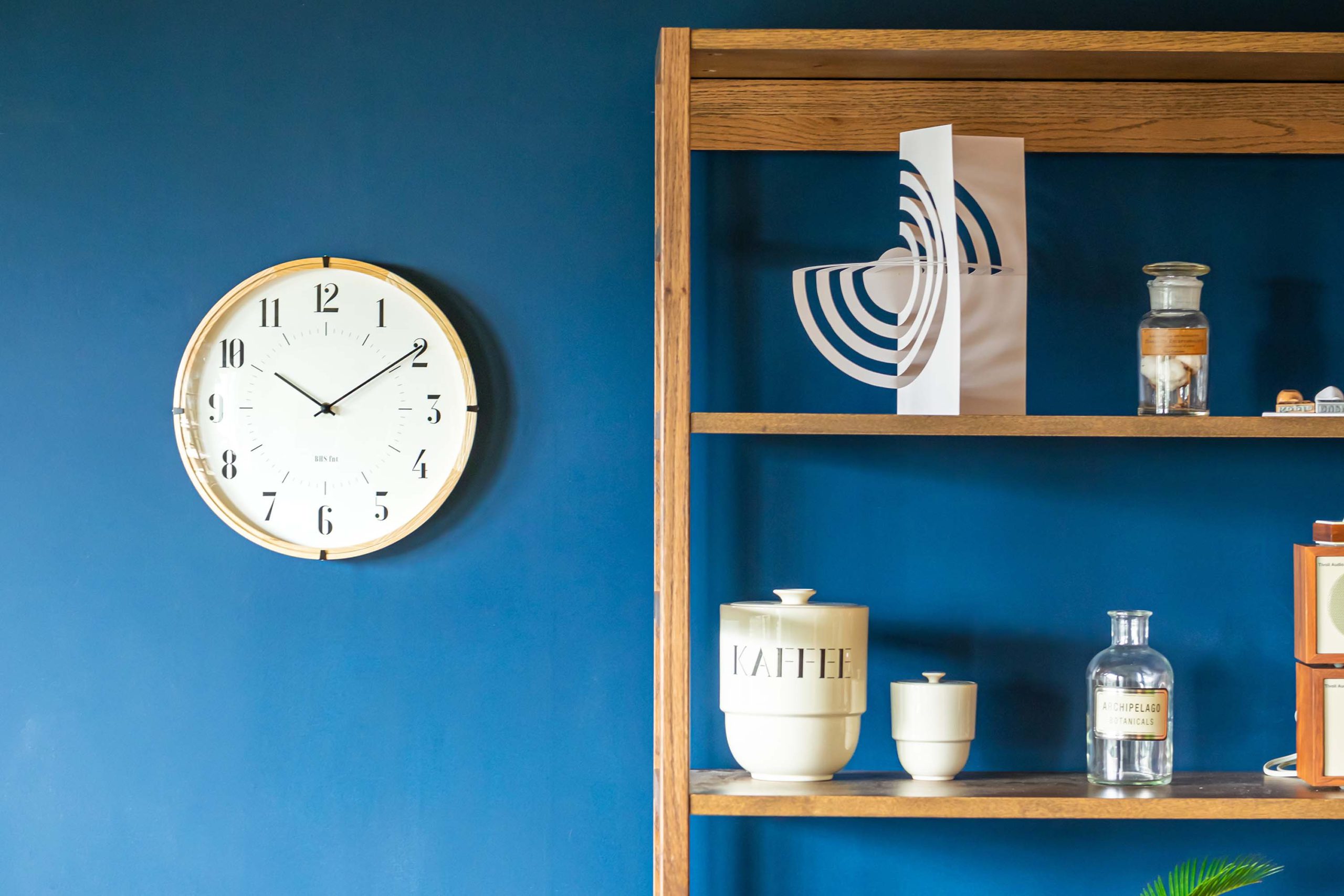 BAUHAUS Fonts Wall Clock / XANTS - 有限会社エル・コミューン BAUHAUS Fonts Wall Clock / XANTS - 有限会社エル・コミューン